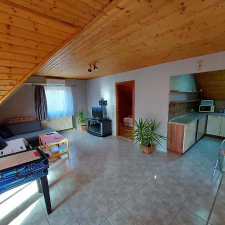 Aranykagylo Nyaralohaz Apartament